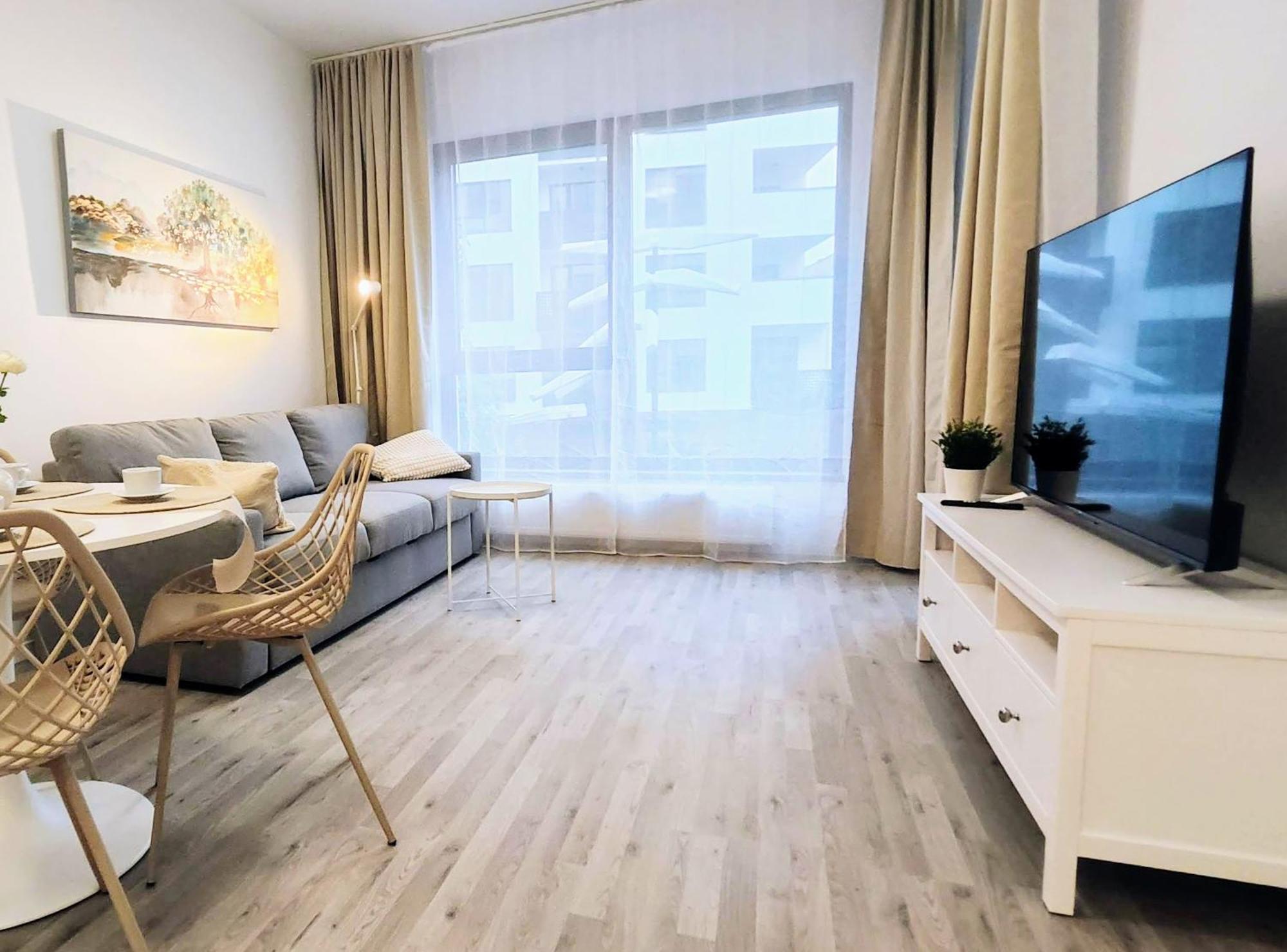 Wings - Brand New - Presidential Garden - Free Parking Apartment Bratislava Bagian luar foto
